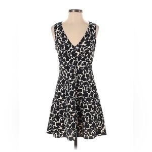 Uniqlo Black and White Sleeveless V-Neck Midi Sundress